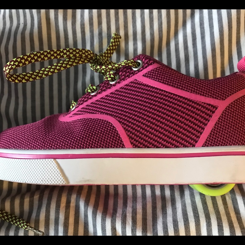 Heelys skate shoe